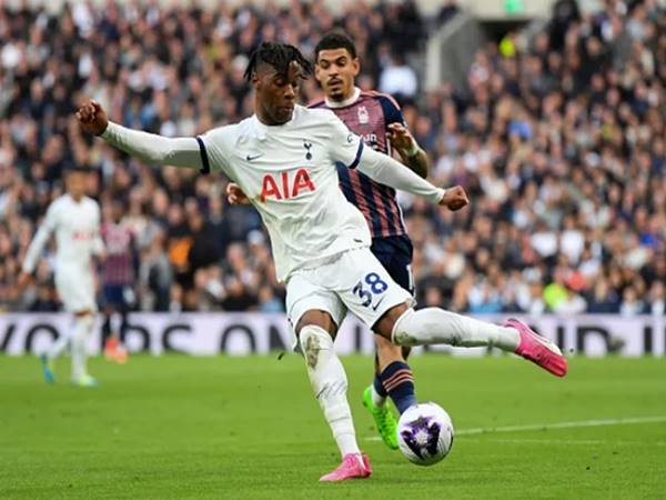 Tin Tottenham 22/4: Spurs nhận hung tin từ Destiny Udogie